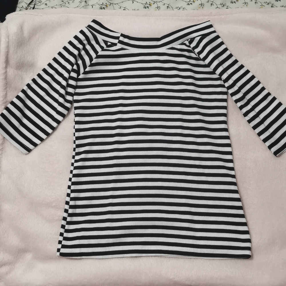 Short sleeve stripe top